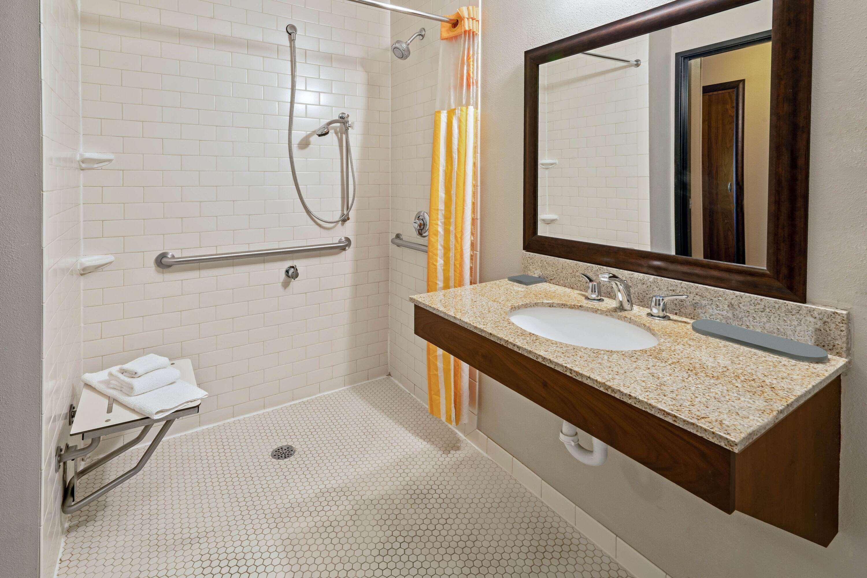 Hotel La Quinta By Wyndham Butte Exterior foto